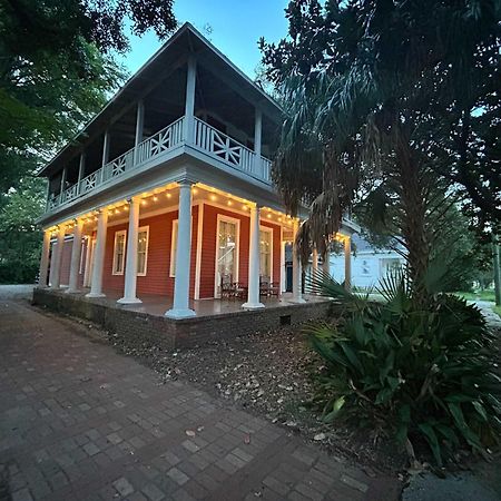 Pretty Peach Palace-Historic, Mins To Downtown モービル エクステリア 写真