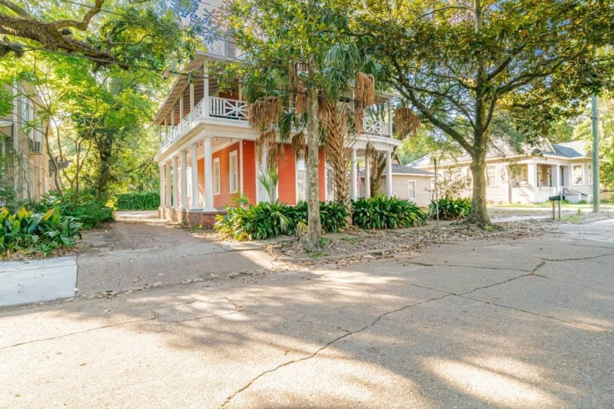 Pretty Peach Palace-Historic, Mins To Downtown モービル エクステリア 写真