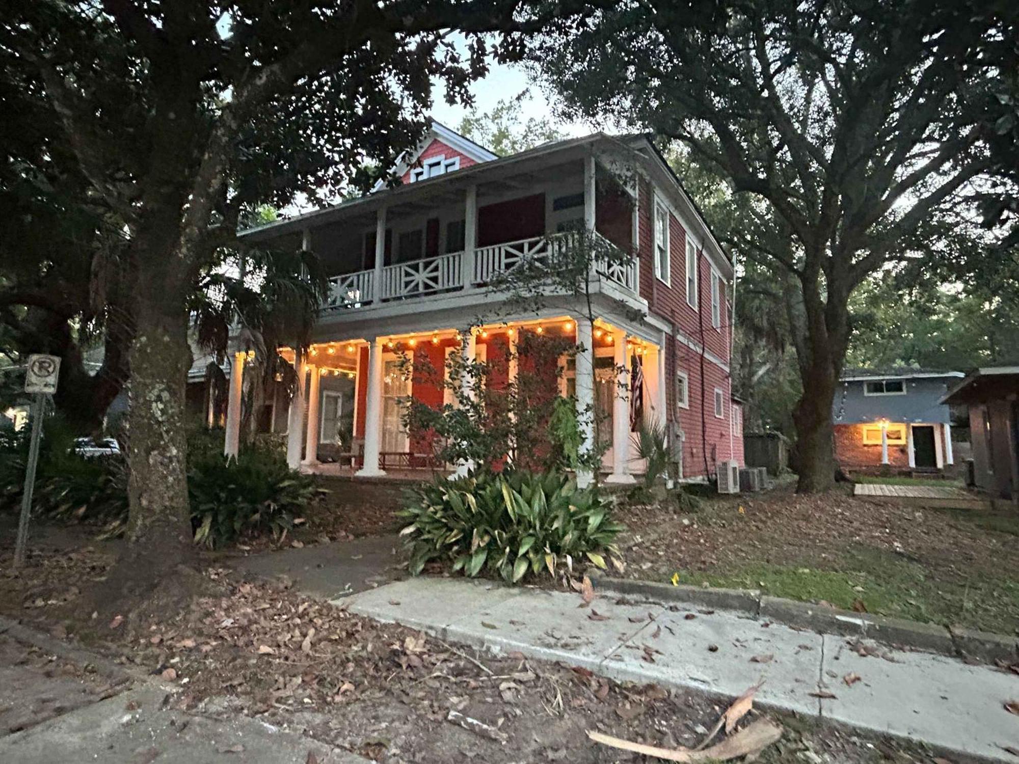 Pretty Peach Palace-Historic, Mins To Downtown モービル エクステリア 写真